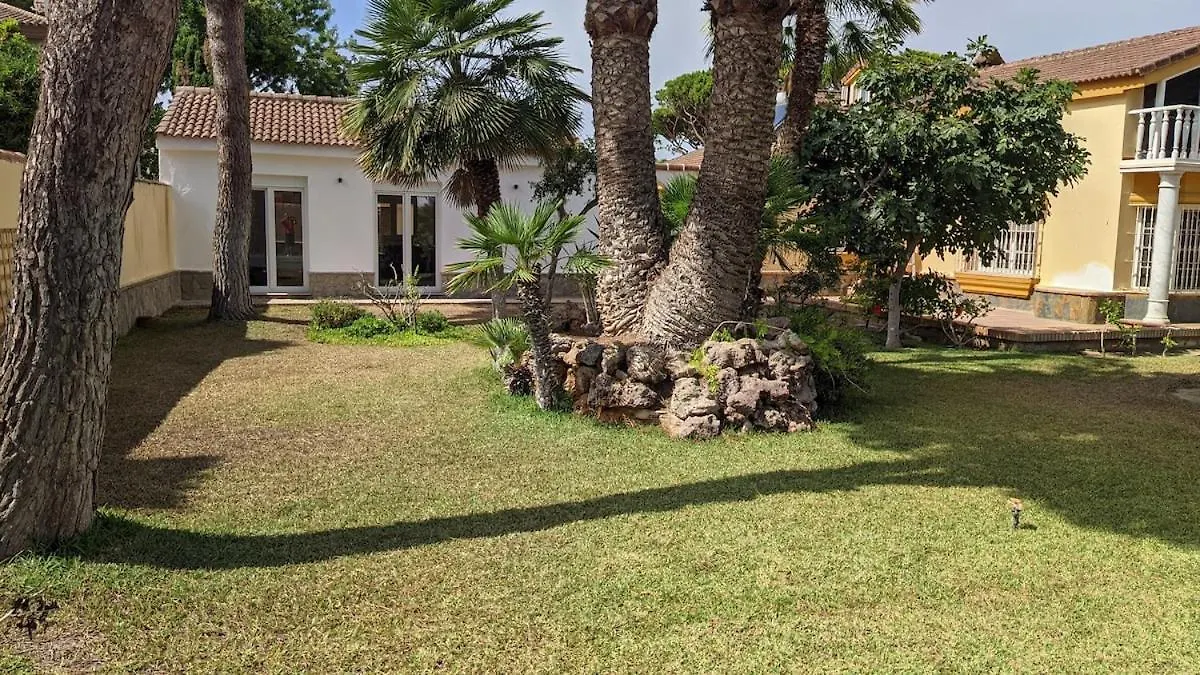 בקתה נובו סנקטי פטרי 2-Person Studio, Private Splash Pool, 5 Min Beach