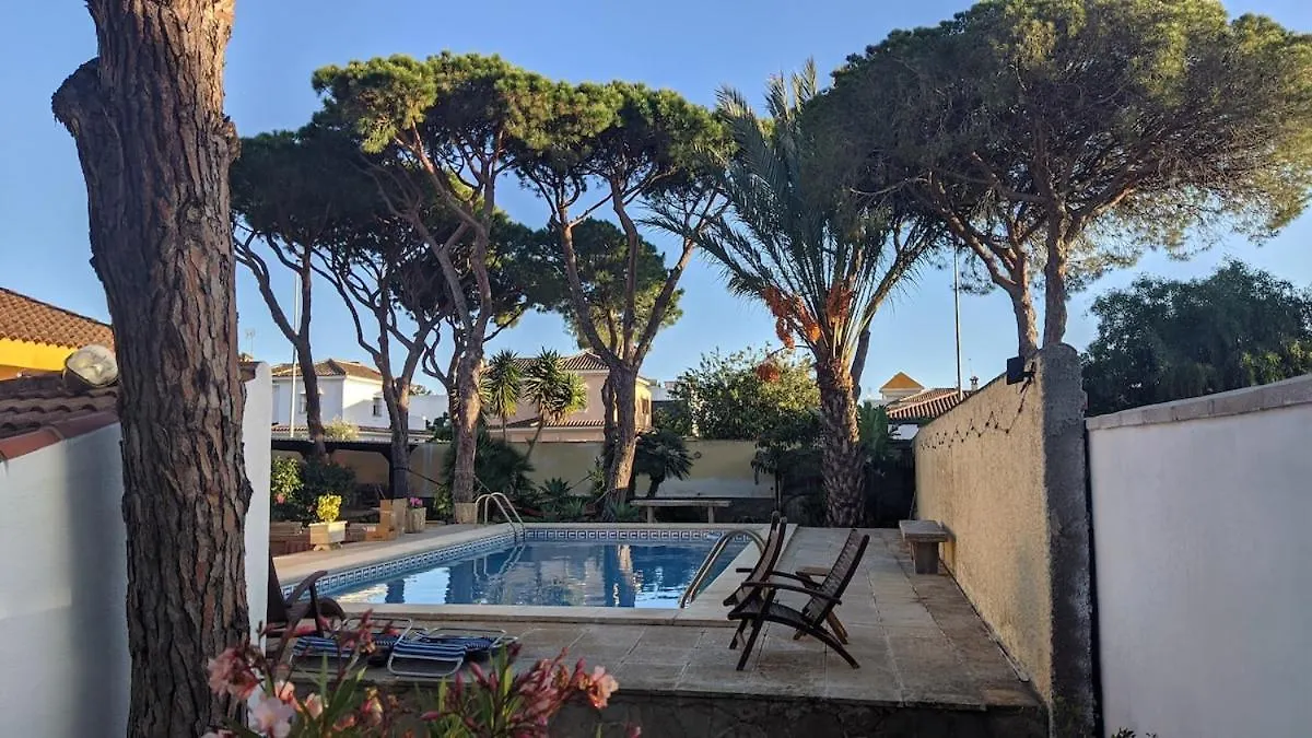 נובו סנקטי פטרי 2-Person Studio, Private Splash Pool, 5 Min Beach בקתה