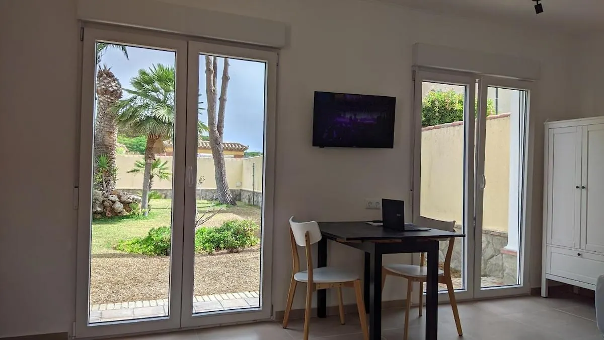 נובו סנקטי פטרי 2-Person Studio, Private Splash Pool, 5 Min Beach 0*, נובו סנקטי פטרי ספרד