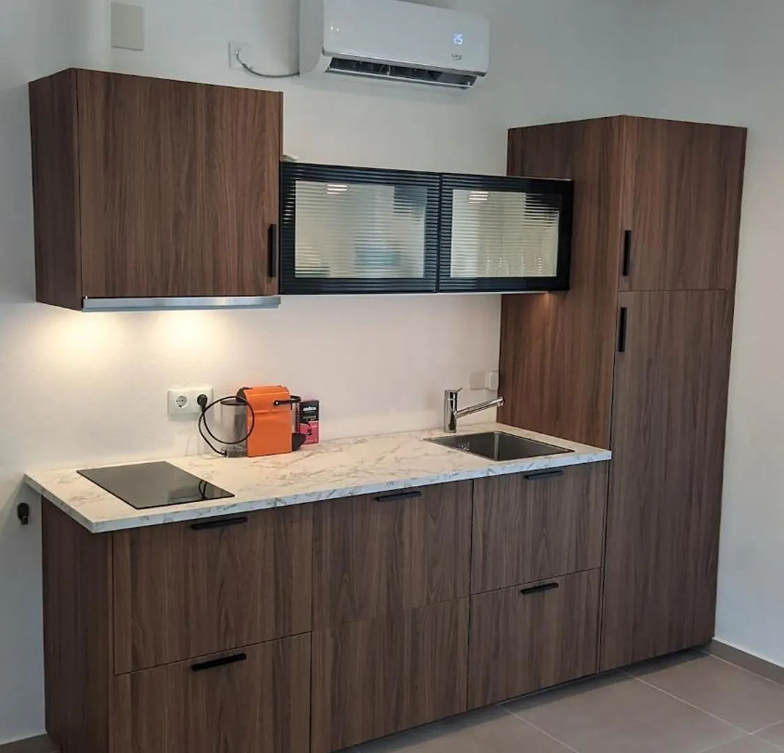 נובו סנקטי פטרי 2-Person Studio, Private Splash Pool, 5 Min Beach ספרד